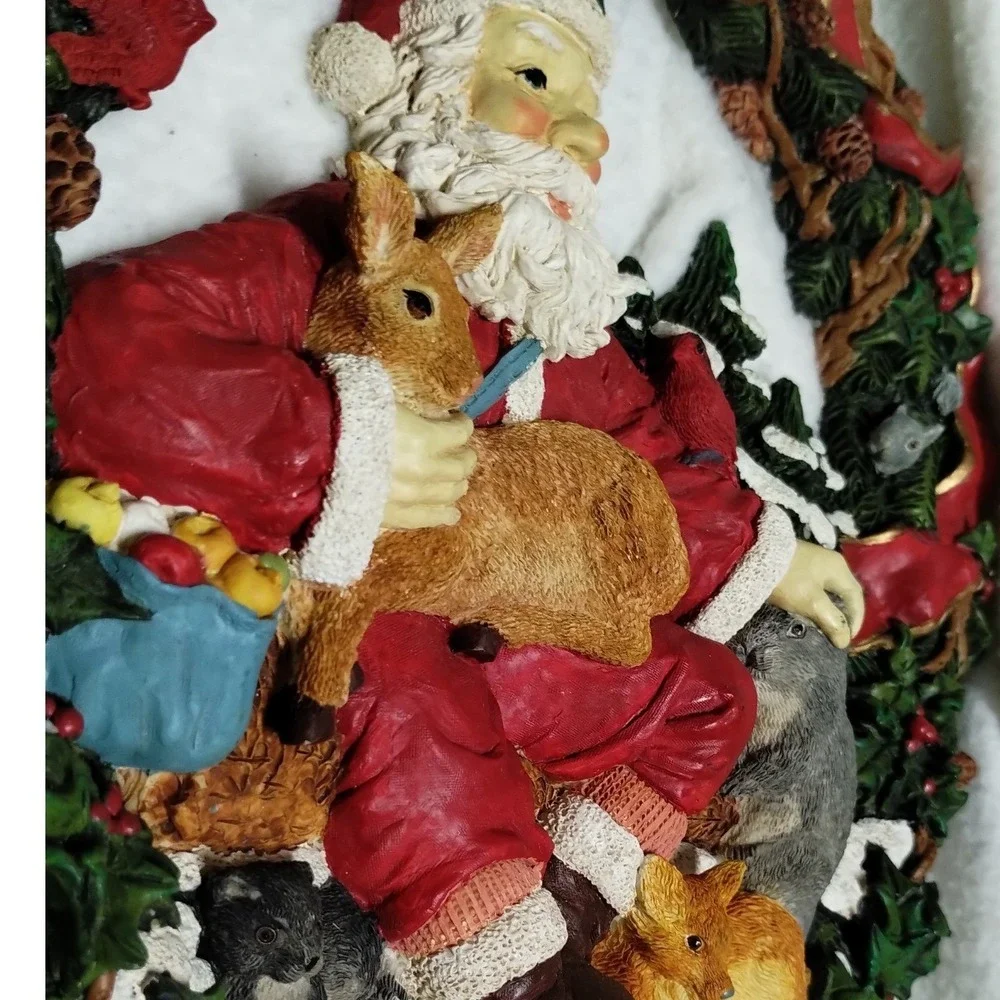 Vintage‎ Santa Woodland Animals Wreath Resin Christmas Wall Decor 1990s